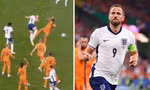 Harry Kane và tình huống gây tranh cãi trong trận đấu với Hà Lan.