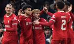 Các cầu thủ Liverpool ăn mừng.