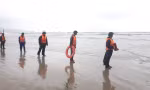 Lực lượng Biên phòng TT-Huế triển khai ứng cứu các thuyền viên gặp nạn trên biển.