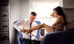 Trở về nhà sau chuyến công tác xa và sự thật đau lòng không người chồng nào muốn nhìn thấy
