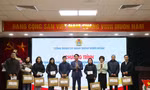 Trung ương Đoàn trao quà cho 30 cán bộ có hoàn cảnh khó khăn dịp Tết Nguyên đán 2024