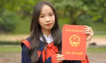 Nữ sinh người Tày hân hoan đón mùa Tết sinh viên đầu tiên