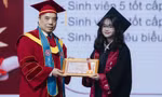 Nữ sinh Nghệ An sở hữu loạt giải thưởng Toán học tốt nghiệp sớm Trường Đại học Ngoại thương 