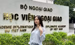 Theo đuổi kho báu tri thức: Nữ sinh Ngoại giao và hành trình thắp lửa văn hóa đọc