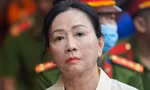 Hình ảnh bà Trương Mỹ Lan trước phiên xét xử sáng nay