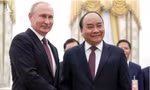 Chủ tịch nước Nguyễn Xuân Phúc trong một dịp gặp Tổng thống Nga Vladimir Putin