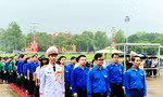 Đoàn hành trình ‘Điện Biên Phủ - Khát vọng non sông’ viếng lăng Chủ tịch Hồ Chí Minh