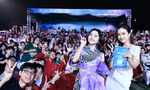 Phương Mỹ Chi song ca ngẫu hứng với khán giả, Ngô Lan Hương trích đoạn ca khúc 'nóng hôi hổi'
