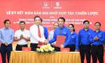 Lắp đèn năng lượng mặt trời, trồng cây ứng phó biến đổi khí hậu
