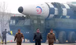 Chủ tịch Kim Jong-un trực tiếp giám sát vụ thử tên lửa 'quái vật' Hwasong-17