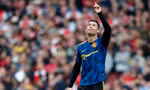 Tấm ảnh không đề của Ronaldo gây xúc động mạnh trên mạng xã hội 