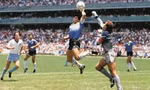 Quả bóng 'Bàn tay Chúa' của Maradona sẽ được bán với giá 68 tỷ đồng 