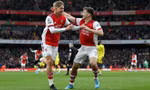 Sao trẻ lập kỷ lục giúp Arsenal áp sát tốp 4