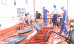 Cảnh sát biển bắt giữ tàu vận chuyển 45.000 lít dầu D.O trái phép