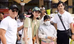 Vân Trang, Thúy Diễm, Thanh Thức cùng NTK Đinh Văn Thơ chia sẻ khó khăn với bà con Bình Định