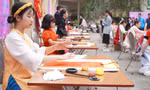  Thiếu nhi Thủ đô thi viết thư pháp trong ngày cận Tết Nguyên đán 