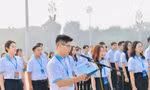 Đại biểu Đại hội Hội sinh viên Thành phố Hà Nội báo công, vào Lăng viếng Bác