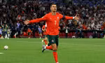 Ronaldo ghi bàn ấn định tỷ số 2-1 cho Bồ Đào Nha.