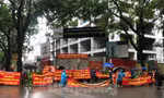 Người dân căng băng rôn đòi nhà tại dự án Athena Complex Pháp Vân 