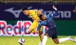 Sai sót của trọng tài giúp HAGL sắp đủ điểm an toàn trong cuộc đua trụ hạng ở V-League 2022ảnh: Anh Tú 