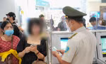 Cấm bay 1 năm nữ hành khách dùng giấy tờ giả 