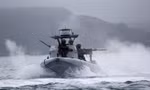 Xuồng đột kích của Thủy quân lục chiến Anh. Ảnh: Royal Navy.