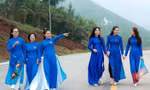 Nữ cán bộ Đoàn xứ Nghệ thướt tha với áo dài thanh niên