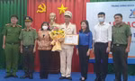Trung ương Đoàn tặng Huy hiệu Tuổi trẻ dũng cảm cho cán bộ Công an cứu 4 người đuối nước
