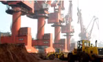 Hoạt động khai thác tại một mỏ đất hiếm Trung Quốc. (Ảnh: Reuters)