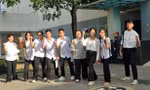 Những thí sinh mồ côi vì COVID-19 sáng nay đi thi ra sao?