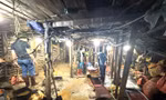 Gần 100 cảnh sát khám xét diện rộng đường dây khai thác vàng trái phép, bắt 47 đối tượng 