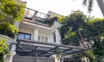 Biệt thự triệu USD khu nhà giàu ồ ạt rao bán
