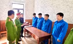 Bắt nhóm đối tượng khai thác hàng chục nghìn tấn đá đen trái phép