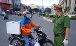 Cho phép shipper hoạt động tại quận huyện ‘vùng đỏ' ở TPHCM