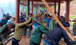 Sạt lở nghiêm trọng, di dời khẩn cấp nhiều hộ dân ở Nghệ An