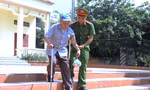 Tuổi trẻ Công an Bắc Giang chăm sóc thương binh, bệnh binh, người có công tại chương trình tình nguyện "Hành quân xanh".
