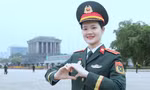 Chân dung nữ thủ khoa áo lính tài sắc