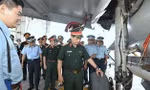 Đại tướng Phan Văn Giang kiểm tra bộ đội Phòng không - Không quân và Quân đoàn 2