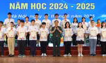 Tuyên dương học sinh tiêu biểu là con em bộ đội