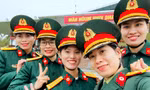 5 nữ điều dưỡng lần đầu xung phong diễu binh