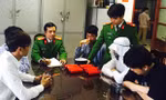 Cảnh sát công nghệ cao đấu tranh với các đối tượng.