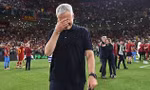 Jose Mourinho bật khóc trên đỉnh cao danh vọng, khẳng định tương lai với Roma