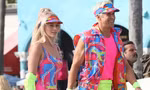 Cặp đôi Margot Robbie và Ryan Gosling "hường phấn" chói cả mắt trên phim trường "Barbie"