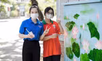 Bạn trẻ 'khoác áo mới’ cho tủ điện 