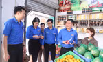 Tuổi trẻ Nghệ An cao điểm hỗ trợ dịch vụ công trực tuyến, quét mã QR thanh toán tại chợ