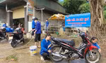 Một ngày rửa xe thu tiền triệu, bạn trẻ vùng cao gây quỹ tiếp sức đến trường