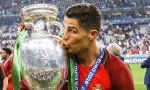 Rất nhanh trên sân bóng nhưng Cristiano Ronaldo “chậm” trên mạng, giờ mới mừng thành tích