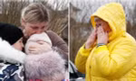 Giữa “nước sôi lửa bỏng”, người mẹ ở Ukraine dẫn 2 con của một người xa lạ đến nơi an toàn