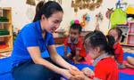 Vỡ òa hạnh phúc hai tiếng 'cô... yêu'