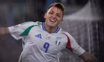 Pha đạp bóng thô bạo khiến Italia trả giá